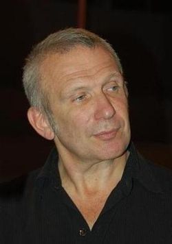 http://upload.wikimedia.org/wikipedia/commons/thumb/c/c5/Jean-Paul_Gaultier.jpg/250px-Jean-Paul_Gaultier.jpg