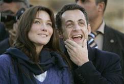 carla_bruni_et_nicolas_sarkozy_se_sont_maries_principal_home_photo